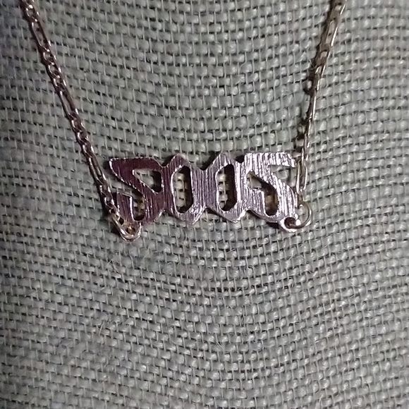 2002 goldtone Crystal curb chain graduation school necklace - Picture 4 of 7